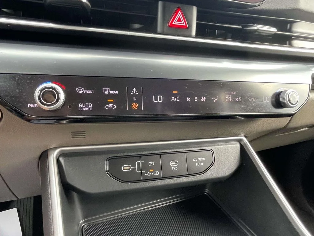 Used 2025 Snow White Pearl Kia LXS image 19