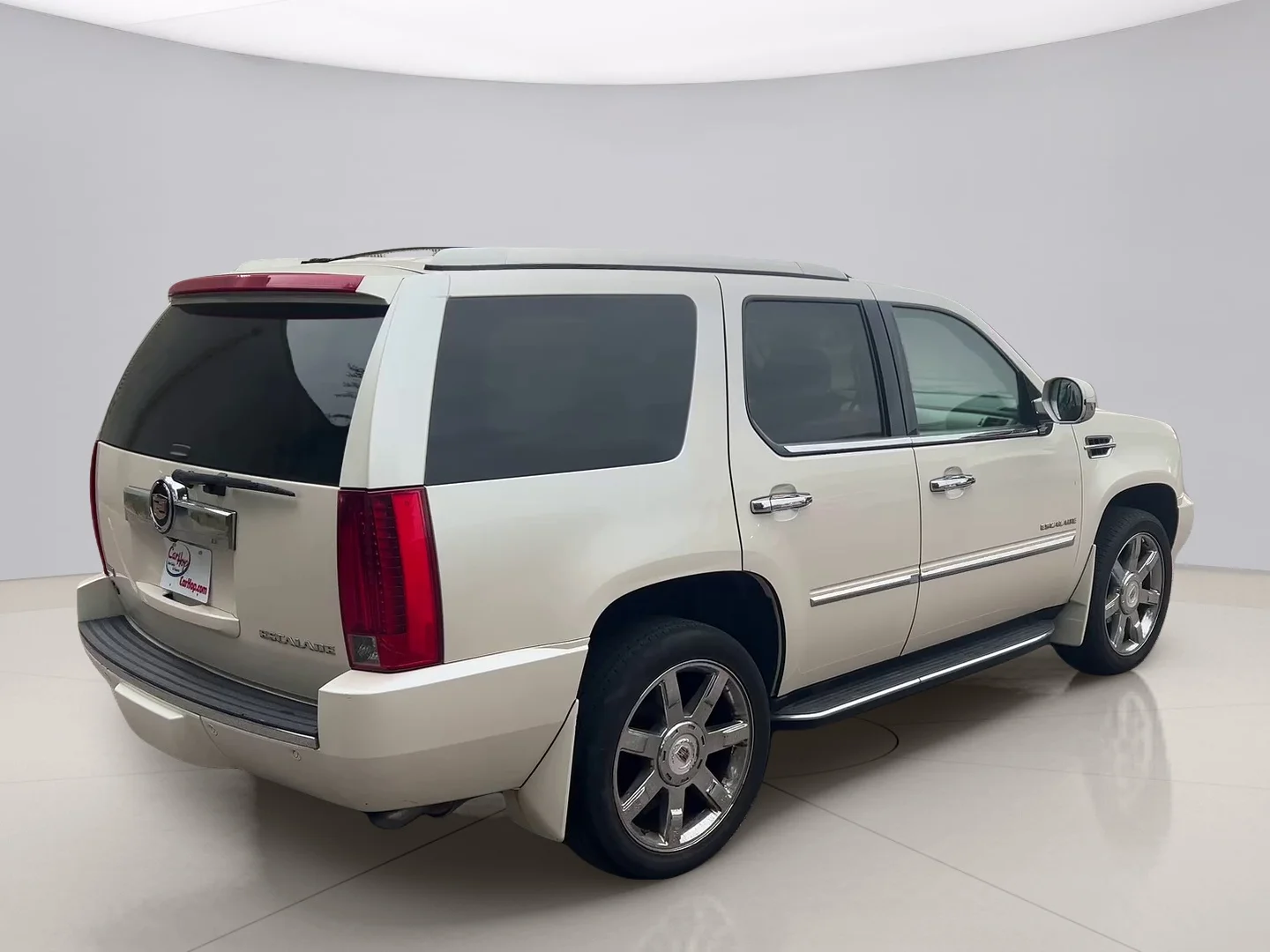 Used 2012 White Cadillac LUXURY image 5