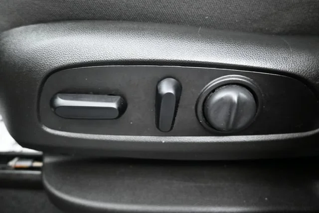 Used 2021 MOSAIC BLACK METALLIC Chevrolet LT image 11