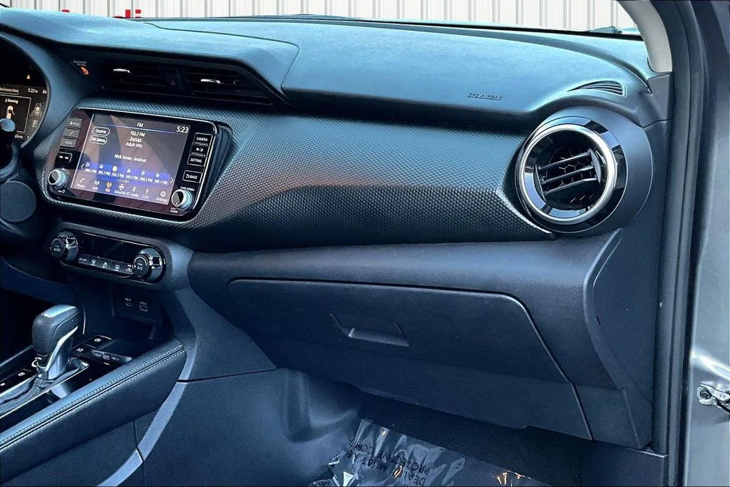 Used 2022 Gray Nissan SV image 26