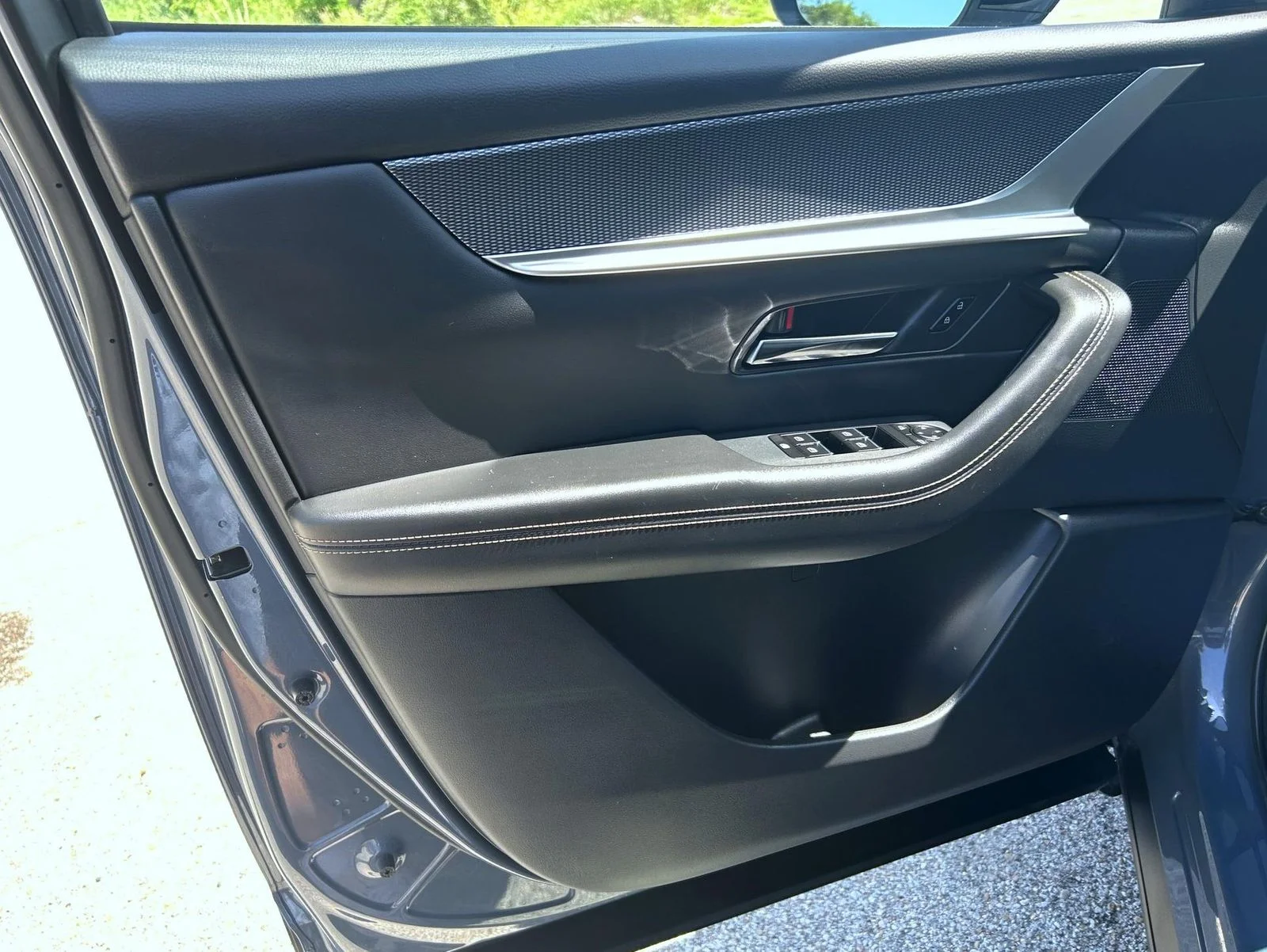 Used 2025 Gray Mazda Premium image 9