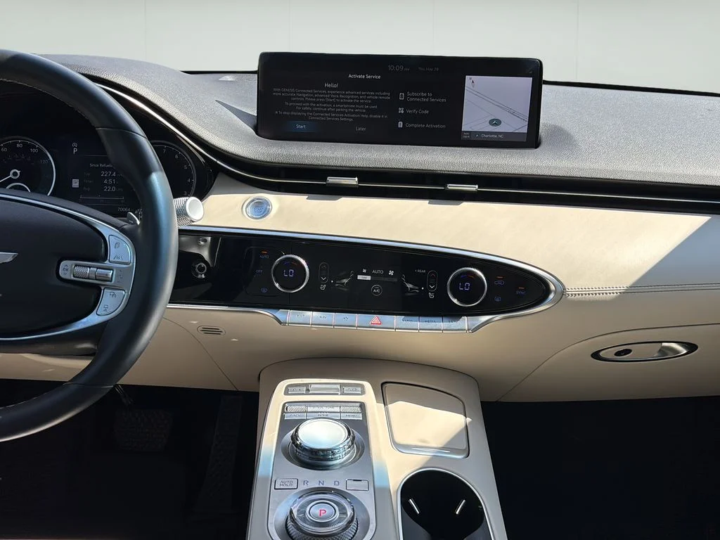 2025 GENESIS GV70 Standard - Photo 18