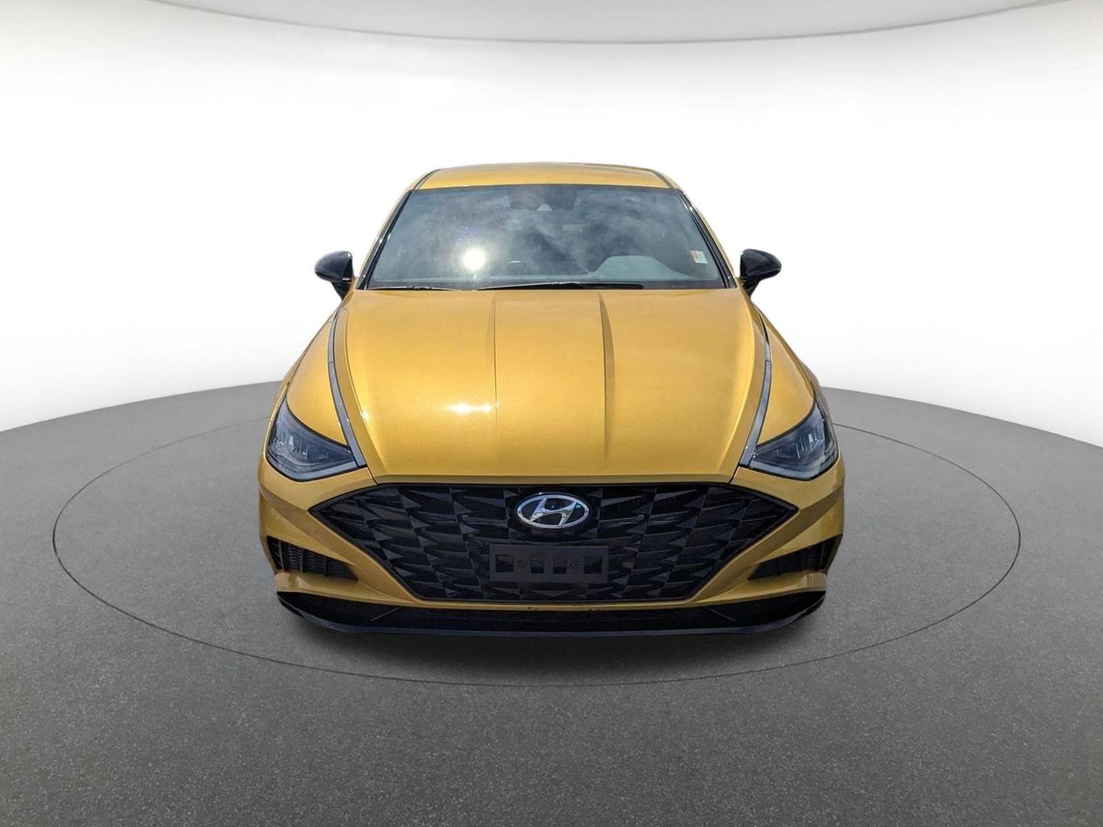 Used 2021 Glowing Yellow Hyundai SEL Plus image 9