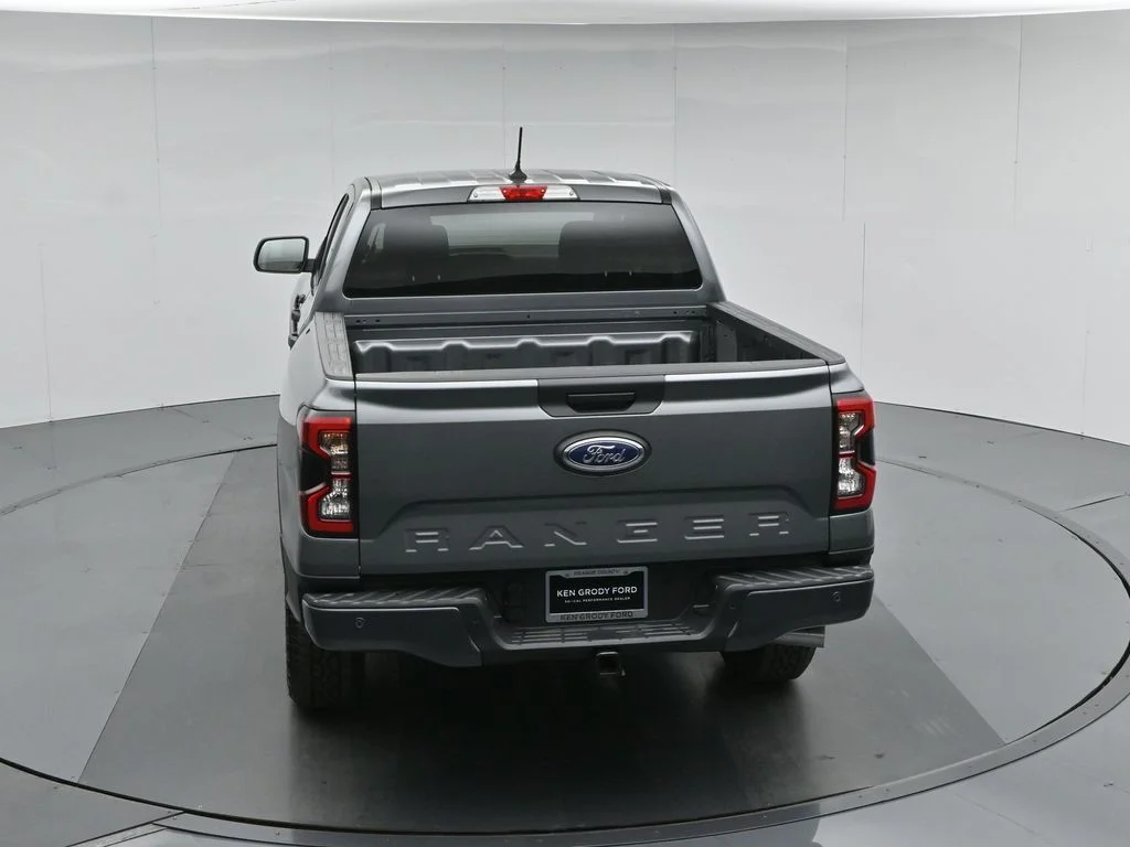 New 2026 Carbonized Gray Metallic Ford XLT image 38