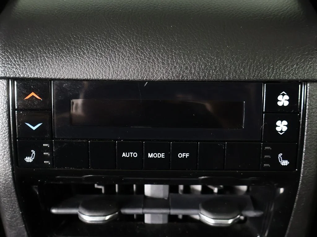 Used 2022 Gray Jeep Limited image 61