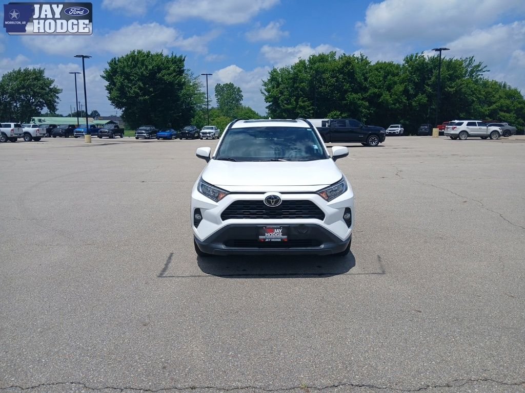 Used 2021 White Toyota XLE image 3