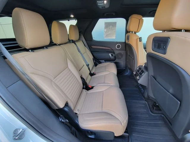 Certified Used 2025 White Land Rover Dynamic SE image 26