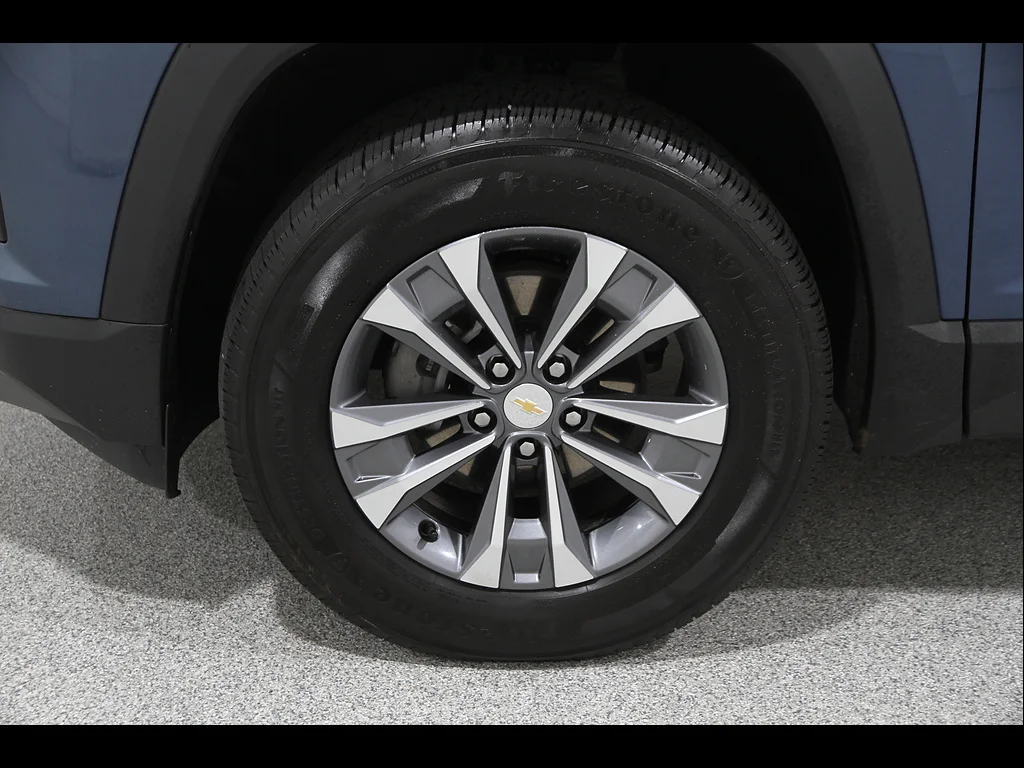 2025 Chevrolet Equinox LT - Photo 22