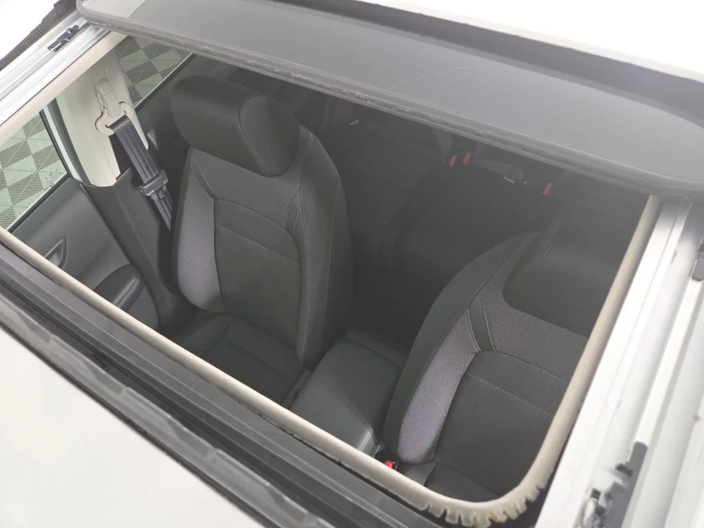 New 2026 Platinum White Pearl Honda EX image 3