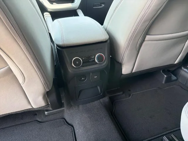 New 2026 Star White Metallic Tri-Coat Ford Active image 44
