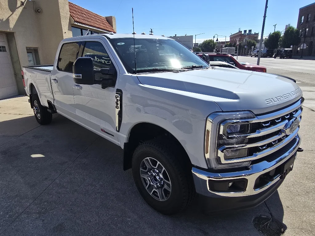 New 2027 White Ford  image 3