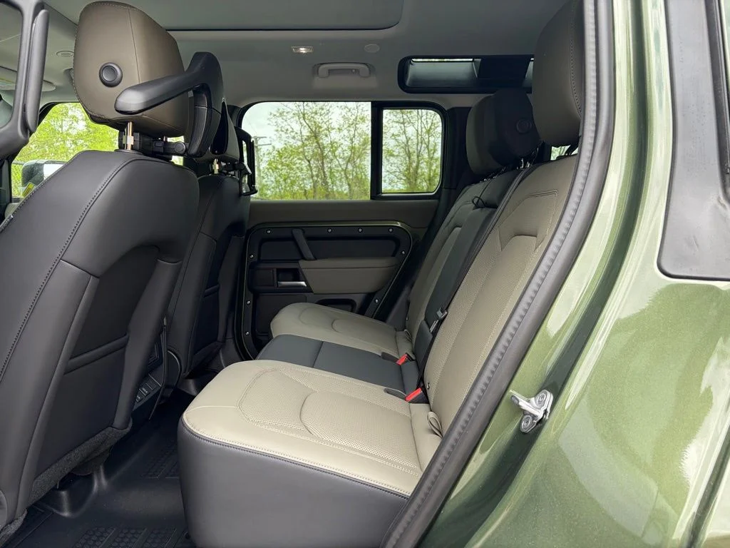 New 2026 Woolstone Green Land Rover S image 12
