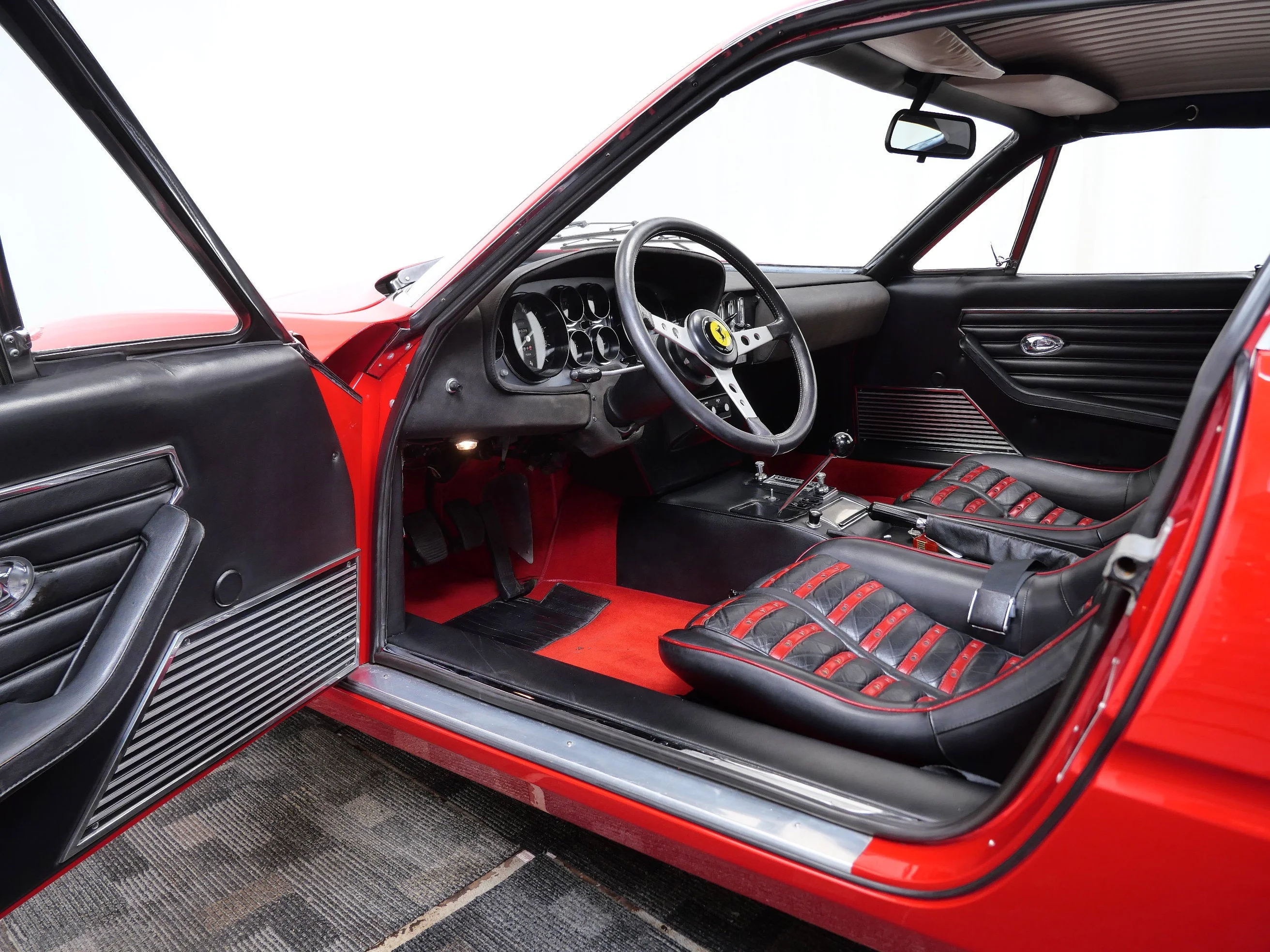 Used 1971 Rosso Chiaro Ferrari  image 19