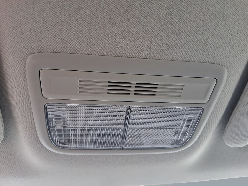 Used 2022 White Honda LX image 35