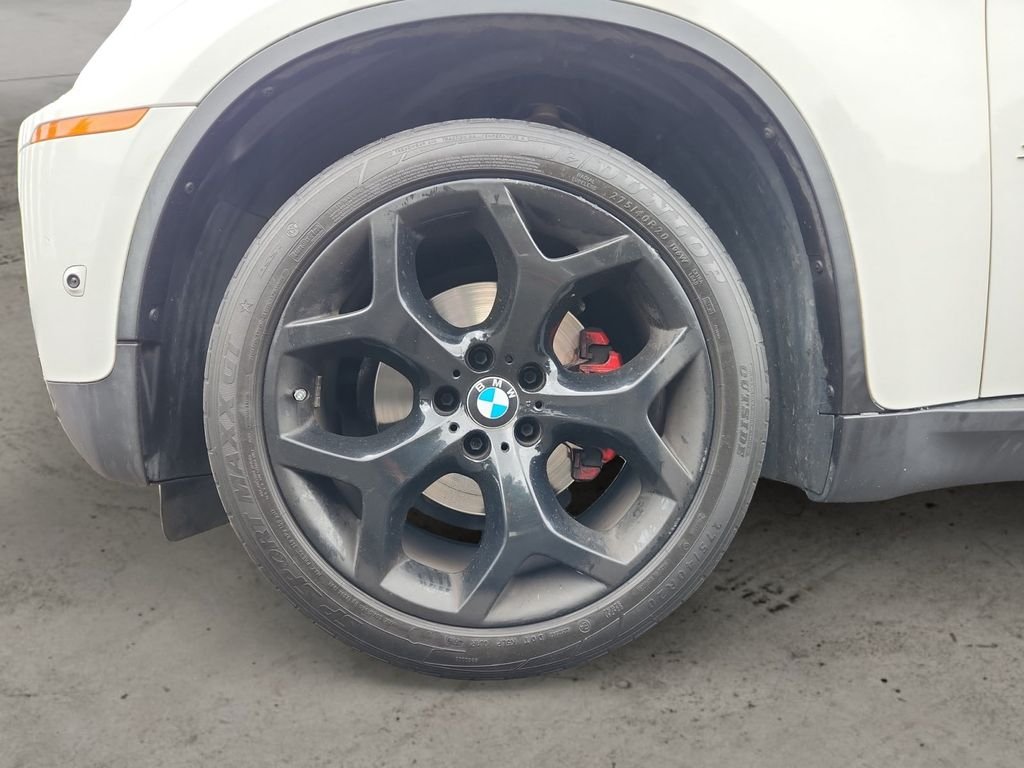 Used 2014 White BMW xDrive35i image 9