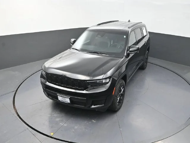 Used 2024 Black Jeep Altitude X image 13
