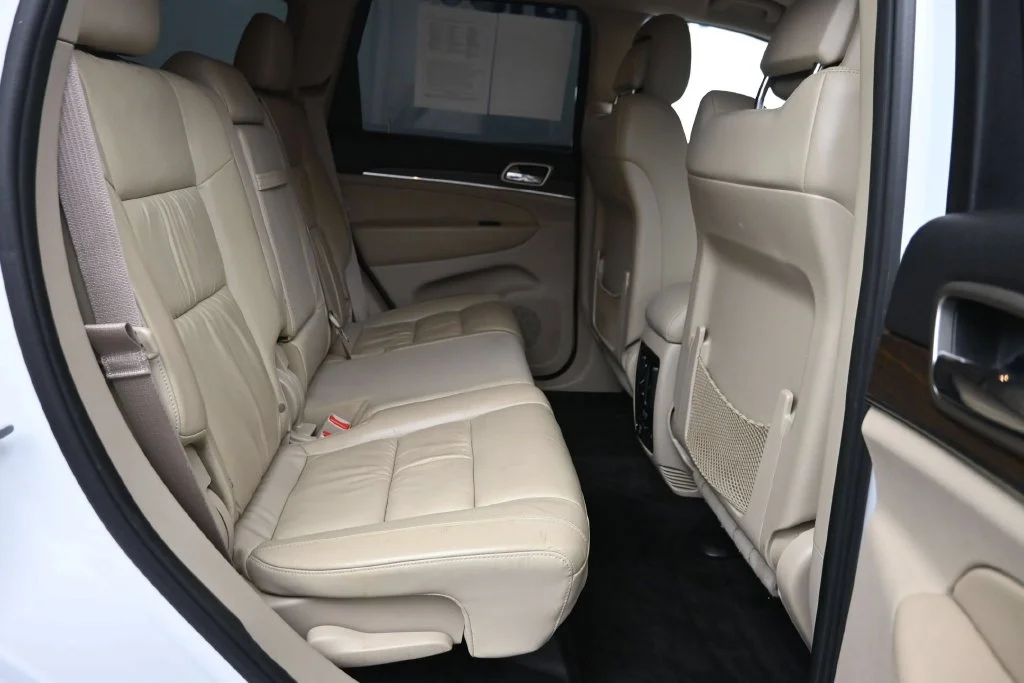 Used 2015 White Jeep Limited image 10
