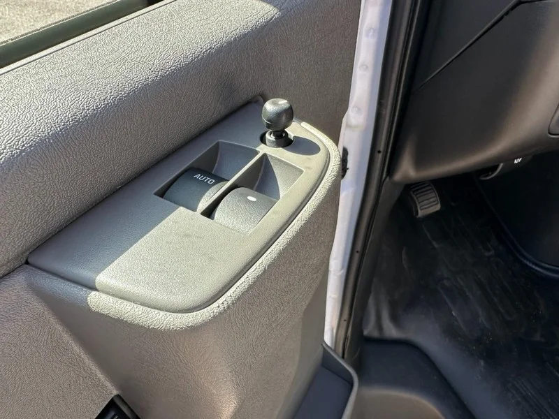 2025 Chevrolet Express Cargo Work Van - Photo 9