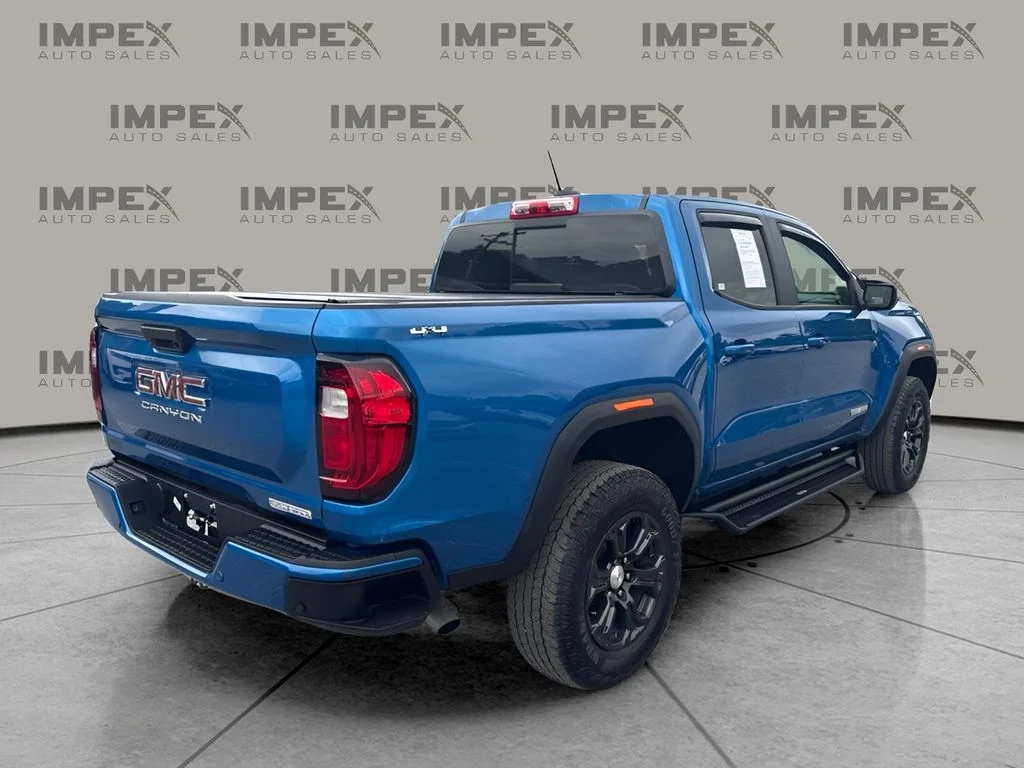 Used 2024 Blue GMC Elevation image 3