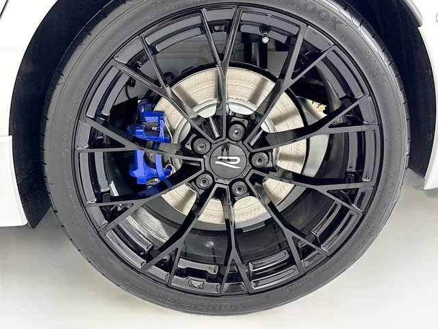 New 2026 Pure White Volkswagen 2.0T image 30