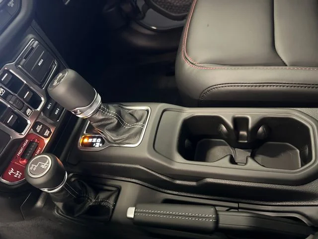 2025 Jeep Wrangler 4-Door Rubicon - Photo 34