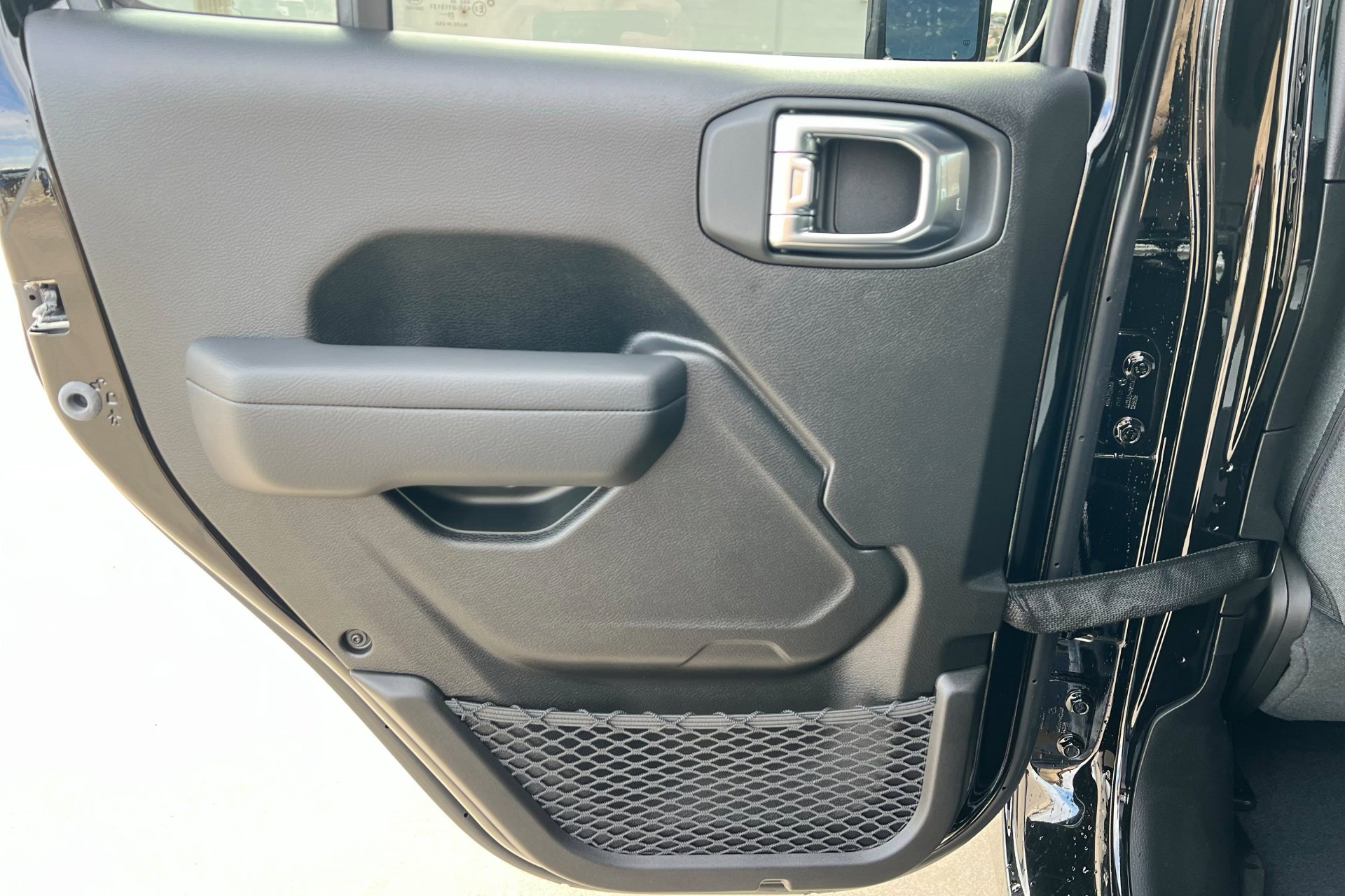 New 2026 Black Clear-Coat Exterior Paint Jeep Sport S image 19