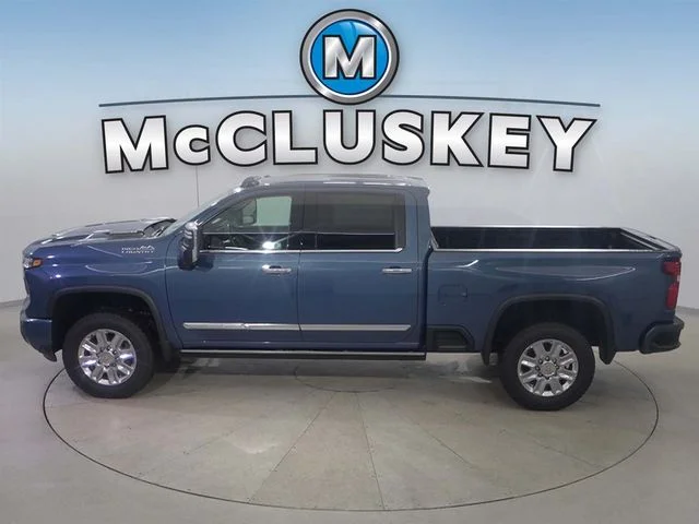 Used 2024 Blue Chevrolet High Country image 10