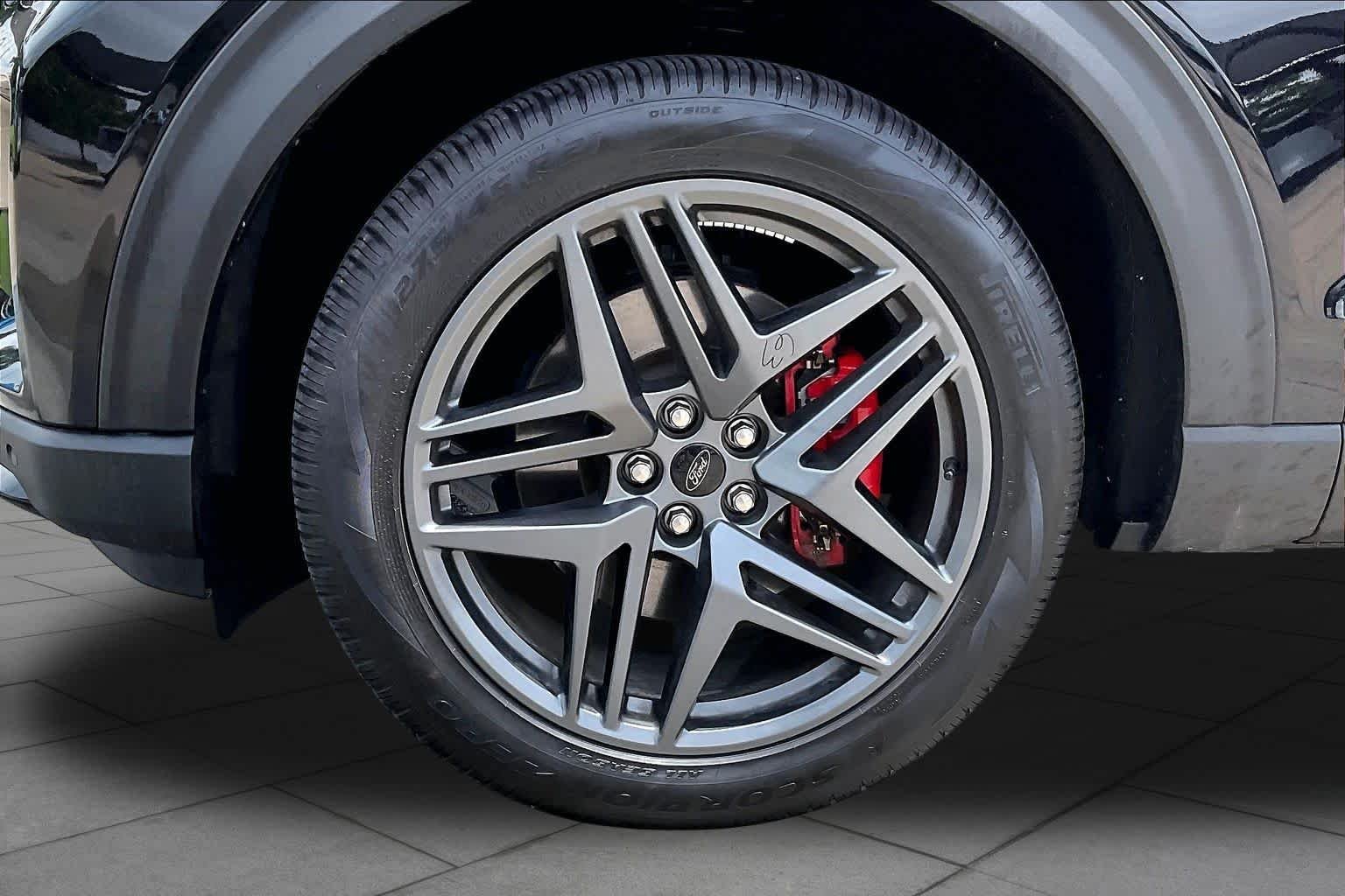 Used 2025 Agate Black Ford ST-Line image 20