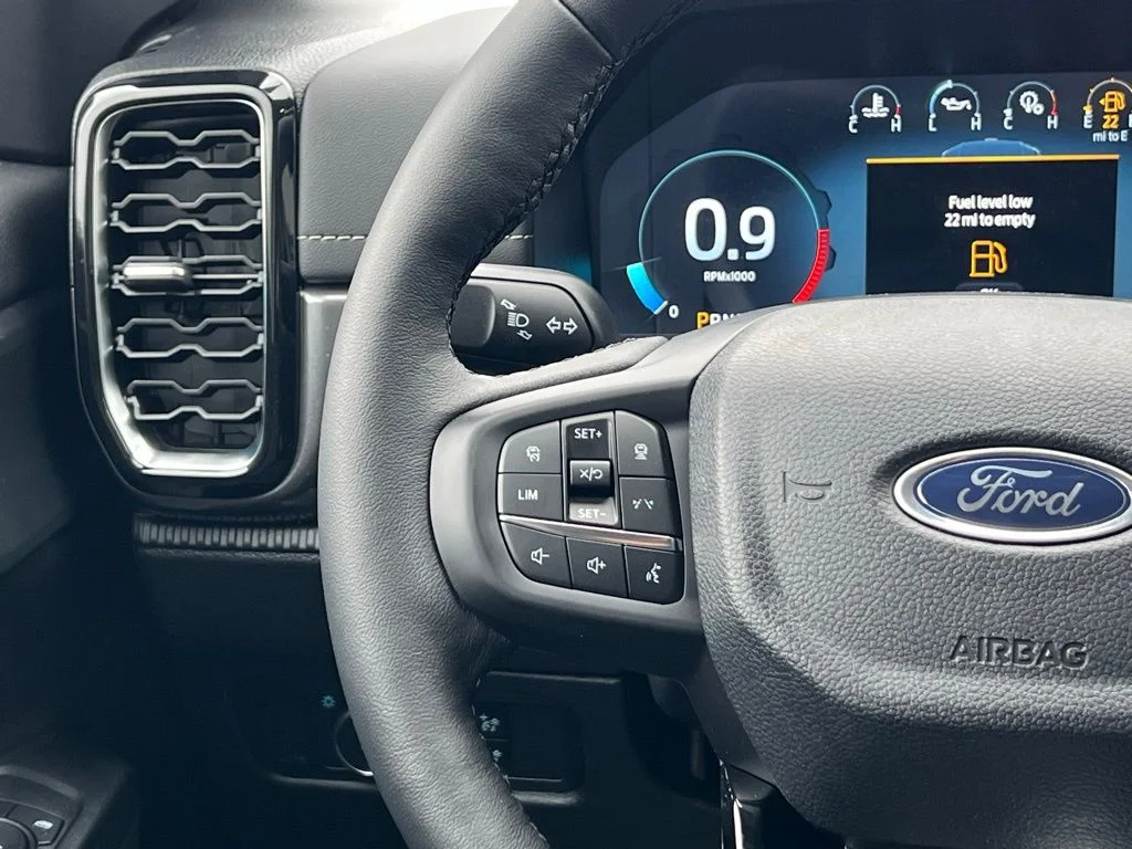 New 2026 Oxford White Ford Lariat® image 23