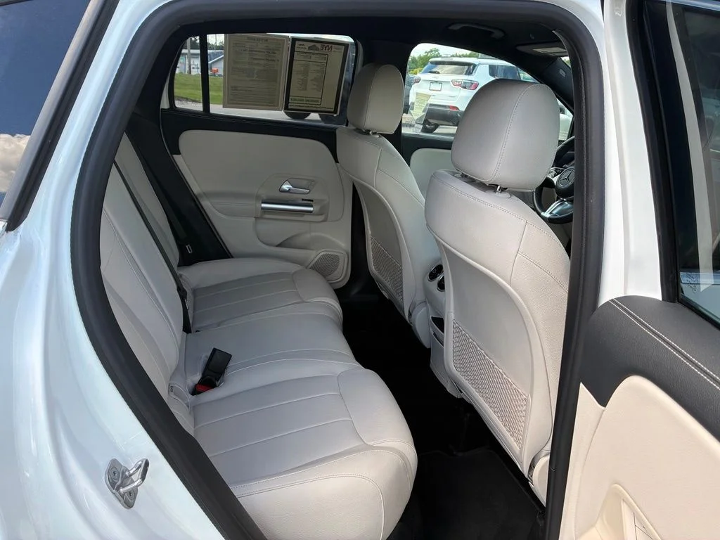 Used 2025 White Mercedes-Benz GLA 250 image 48
