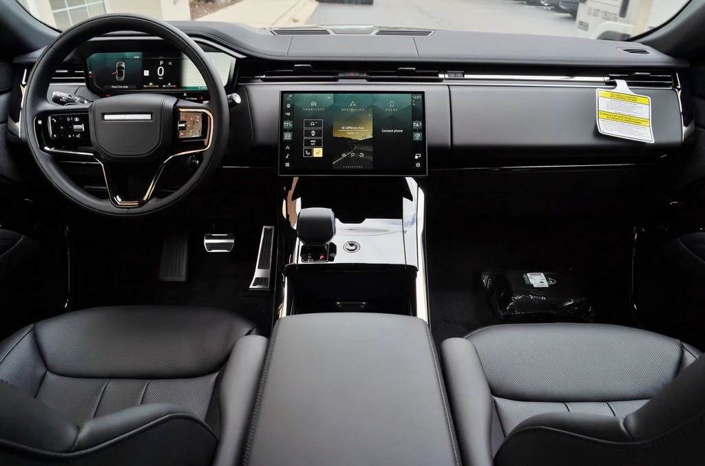 New 2026 Carpathian Grey Land Rover Dynamic SE image 10