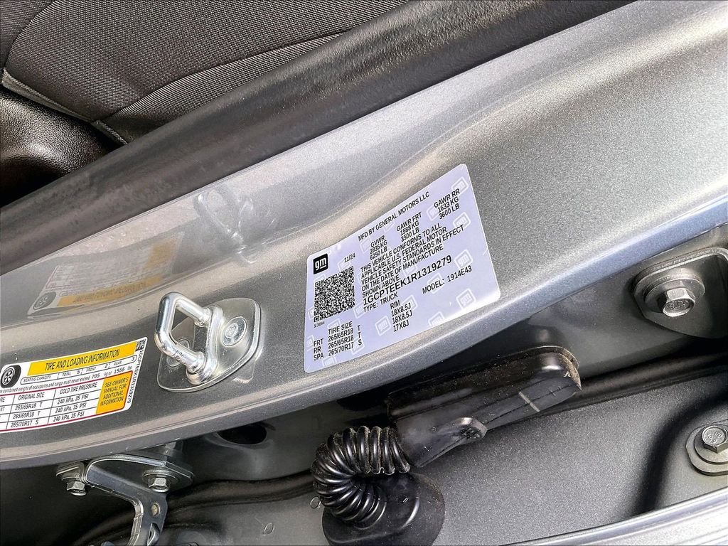 Used 2024 Gray Chevrolet Trail Boss image 36
