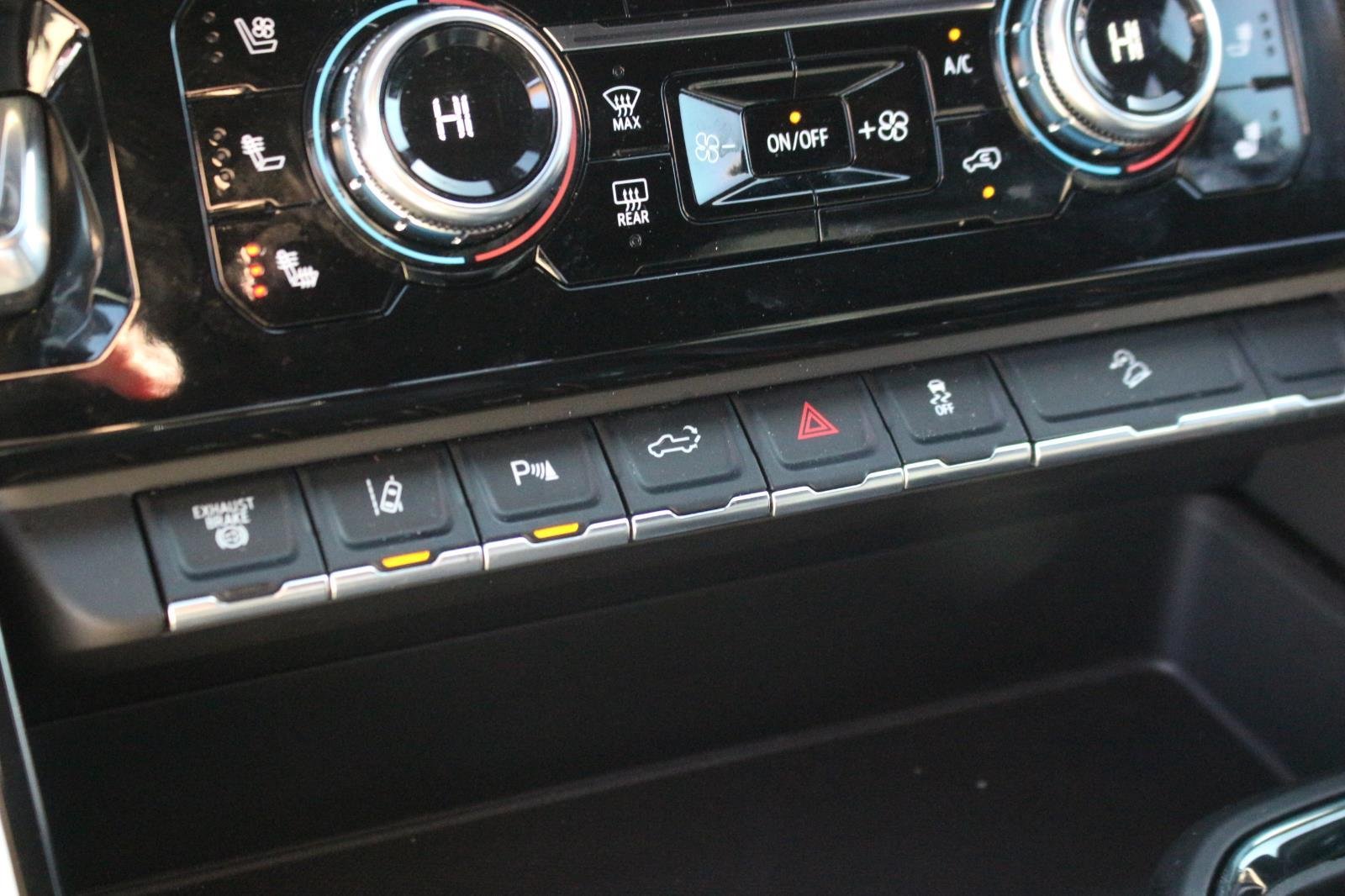 Used 2025 Onyx Black GMC AT4 image 29