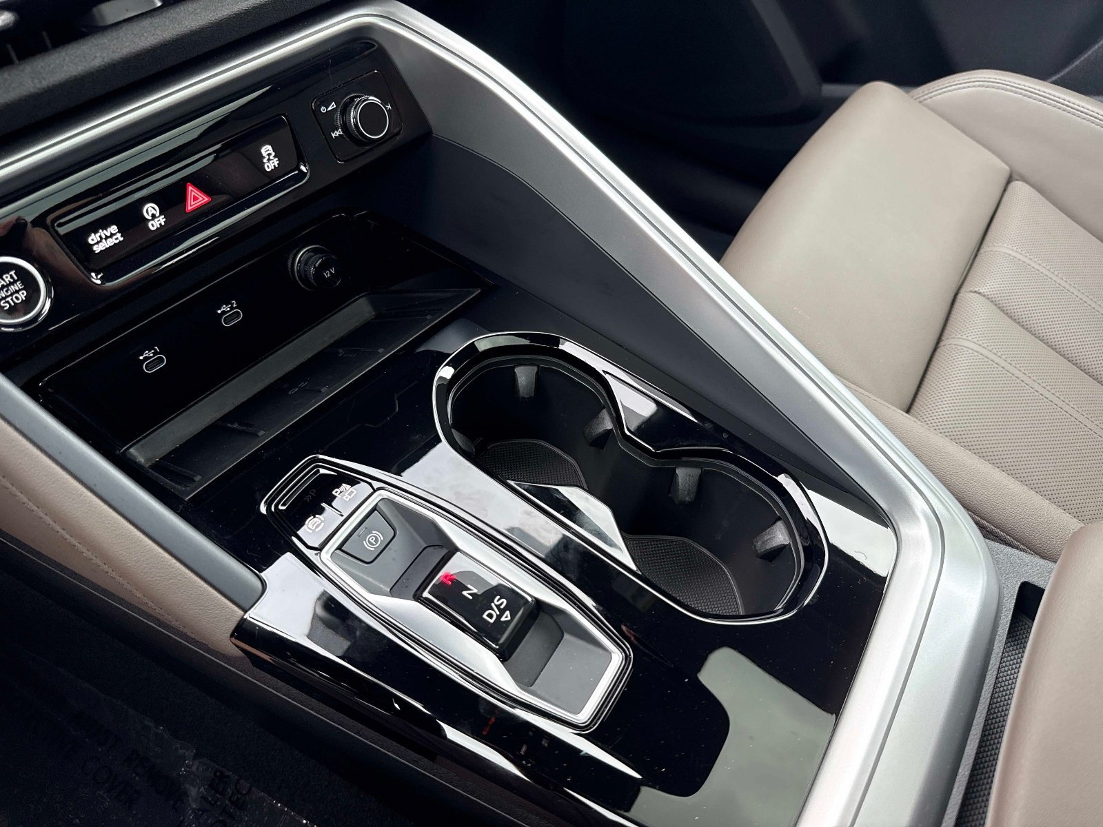 Used 2025 Arkona White Audi Premium Plus image 27