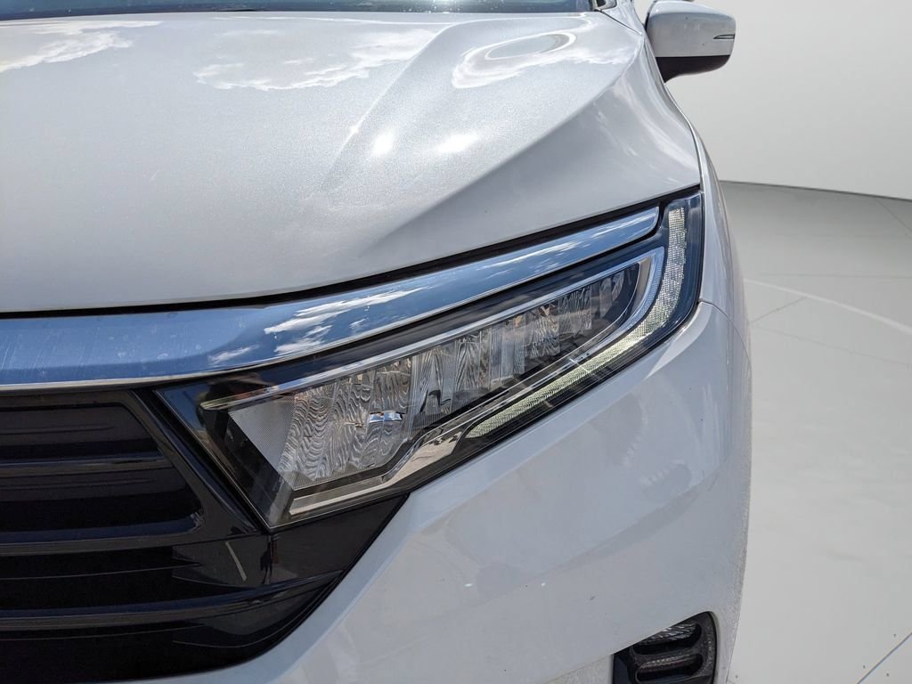 Used 2022 White Honda Touring image 32