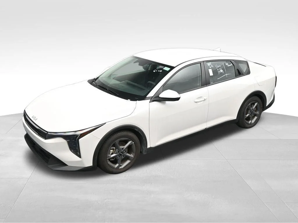 2025 Kia K4 LXS - Photo 28