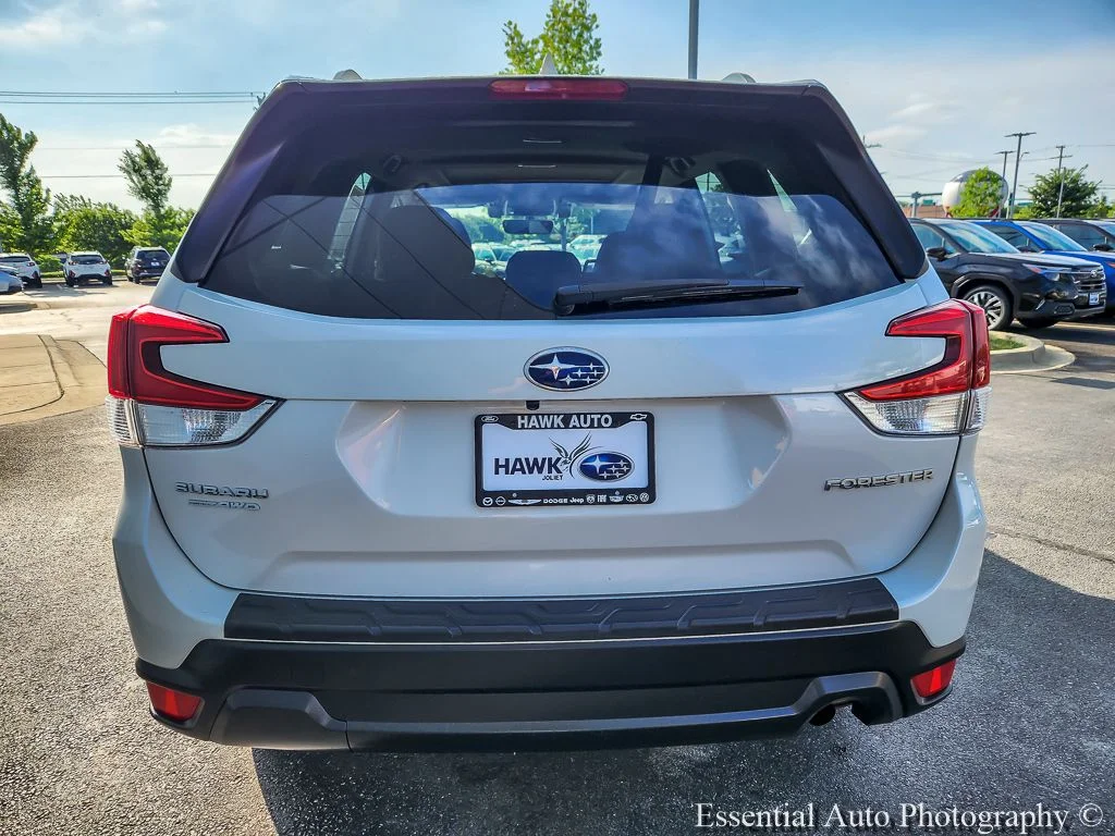 Used 2021 White Subaru Premium image 5