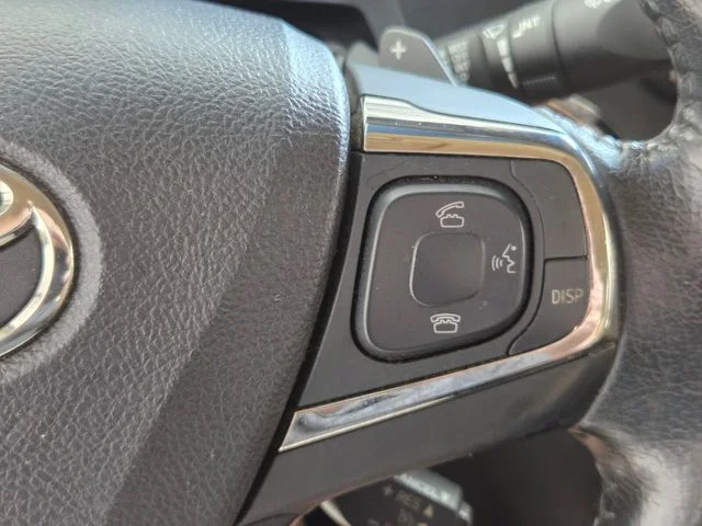 Used 2015  Toyota XLE image 24