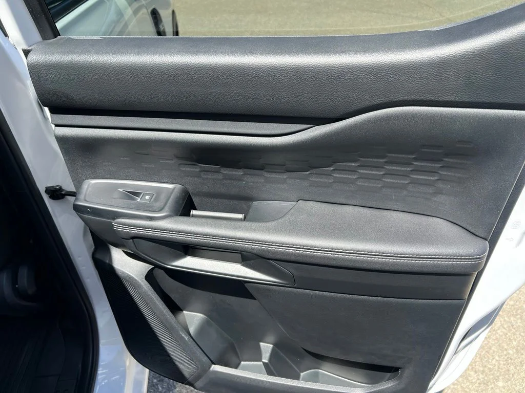 New 2026 Oxford White Ford XLT image 22