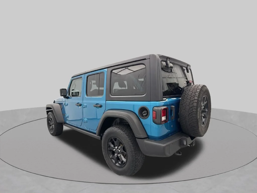 2020 Jeep Wrangler UNLIMITED SPORT Convertible Slide 4
