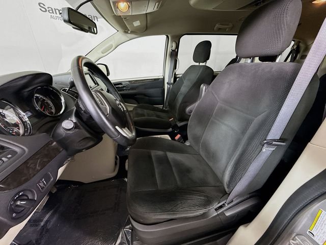 Used 2016 Silver Dodge SE image 19