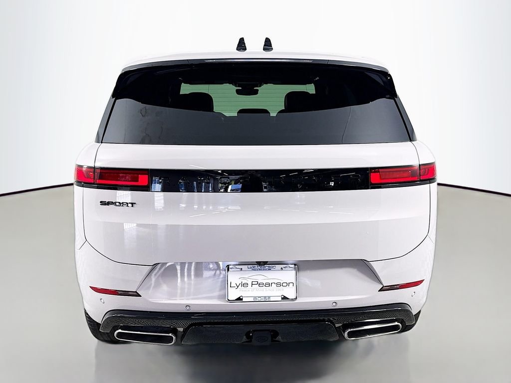 New 2026 Borasco Grey Land Rover Dynamic SE image 10