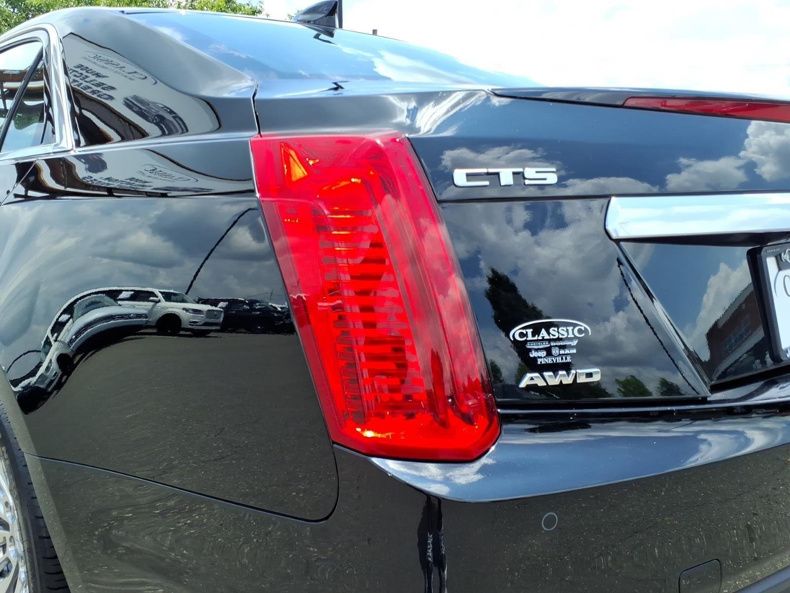 Used 2019 Black Raven Cadillac Luxury AWD image 17