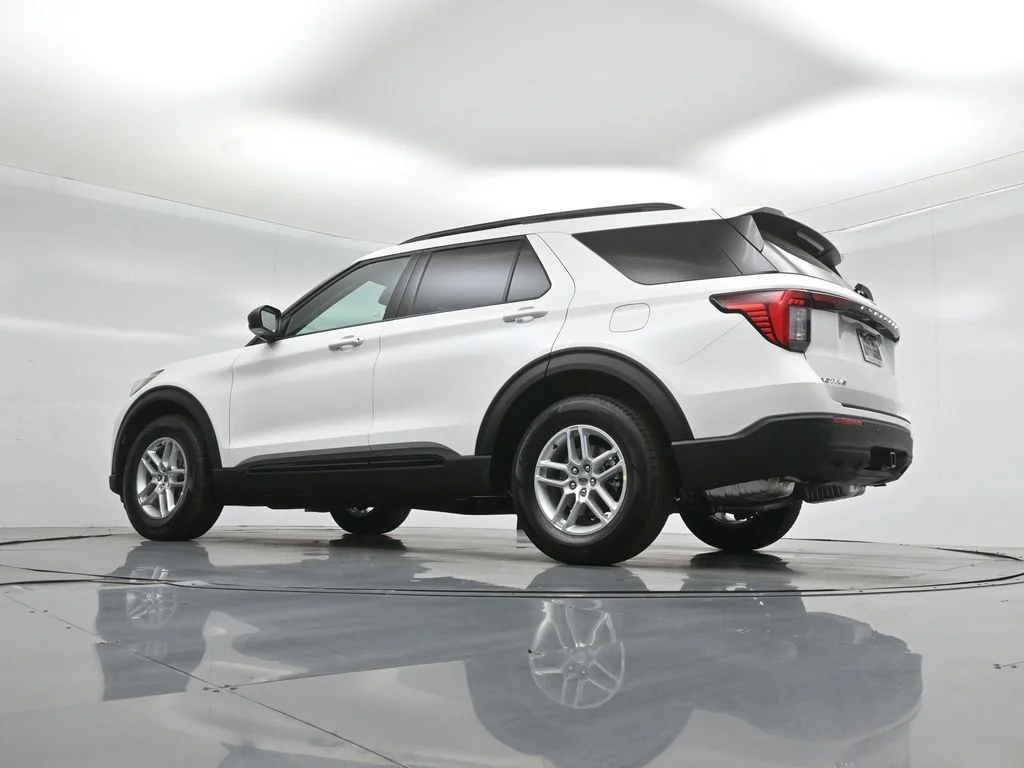 New 2026 Star White Metallic Tri-Coat Ford Active image 51