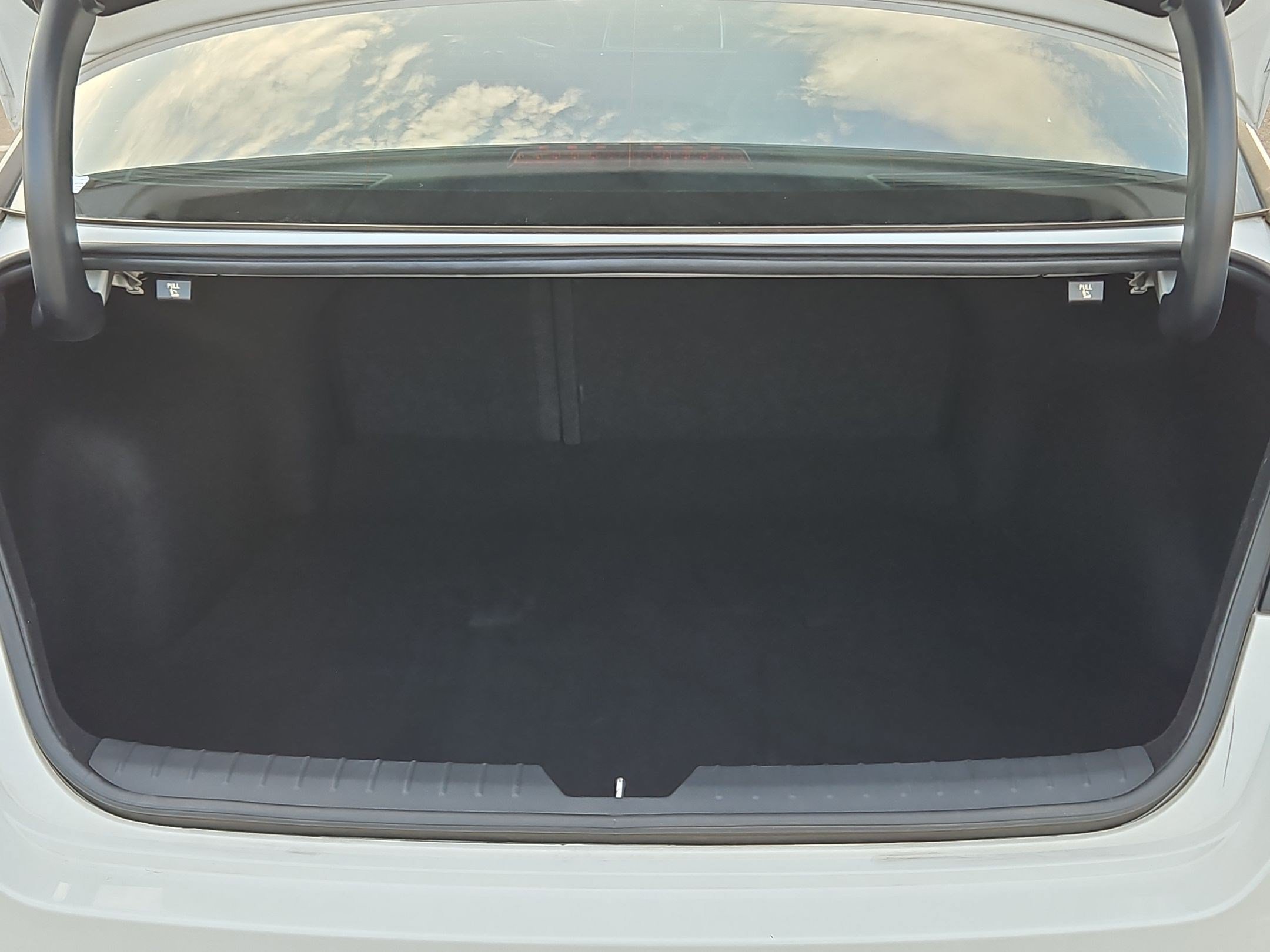 Certified Used 2020 White Kia LX image 31