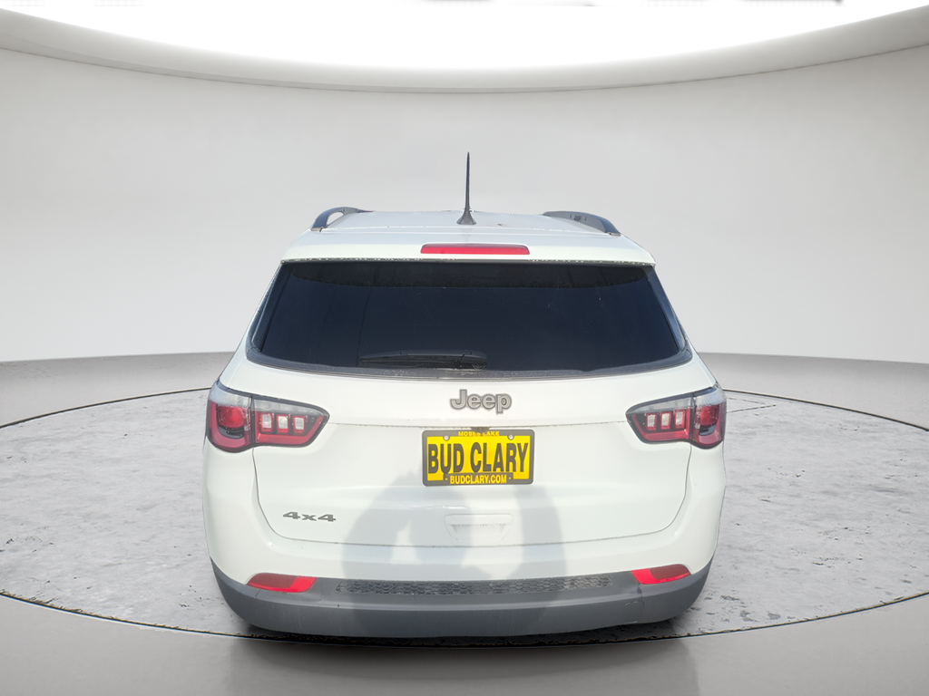 New 2026 Bright White Clear-Coat Exterior Paint Jeep Latitude image 4