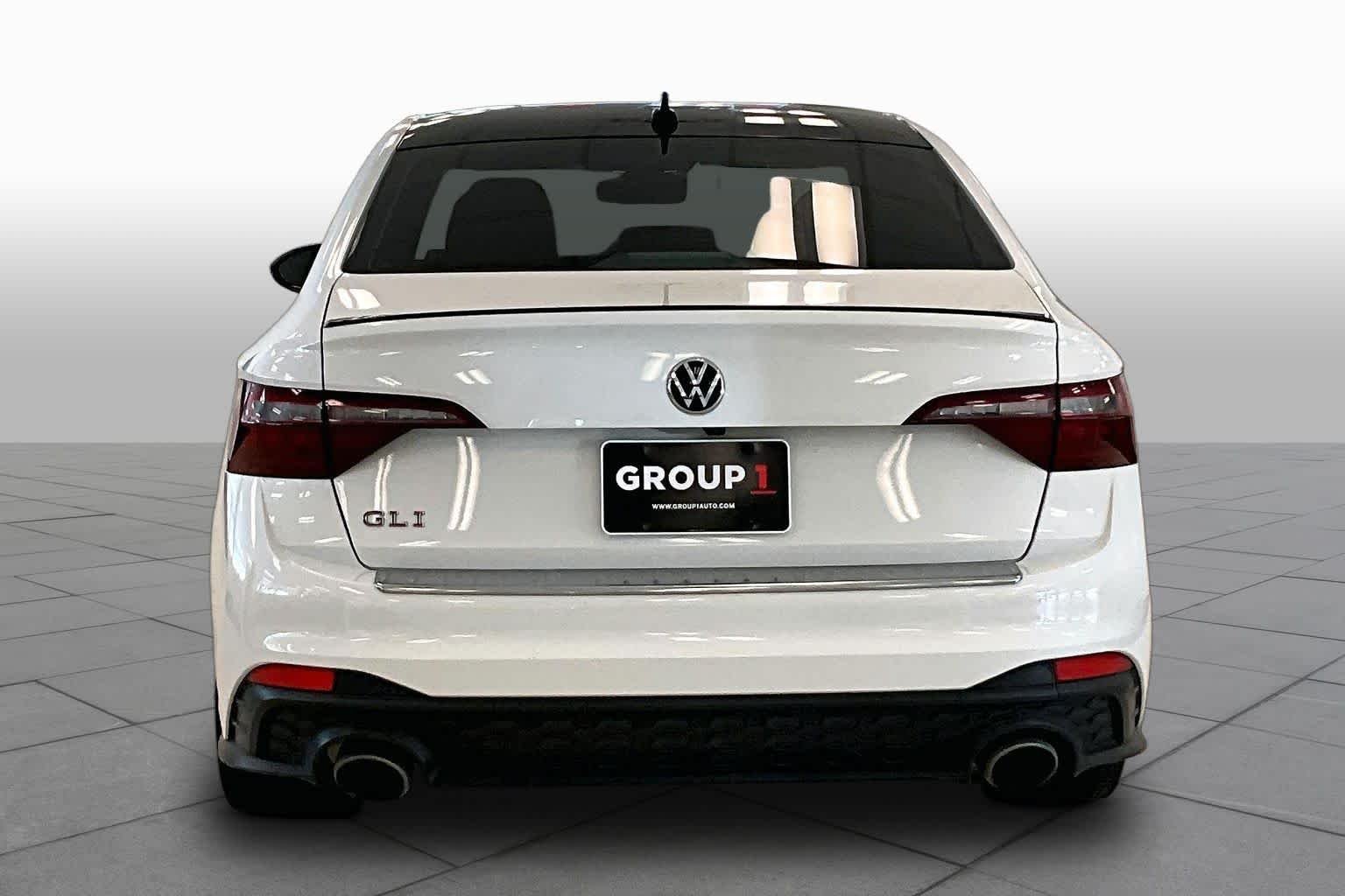 Used 2023 Pure White w/Black Roof Volkswagen Autobahn image 4