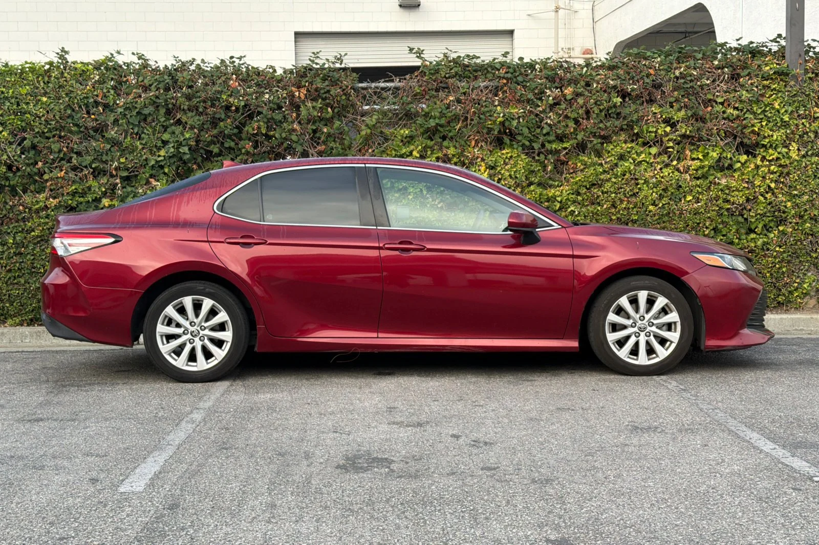Used 2020 Red Toyota LE image 3