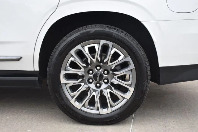 Used 2023 White GMC Denali Ultimate image 8