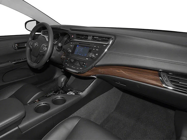 Used 2013 Classic Silver Metallic Toyota XLE image 21